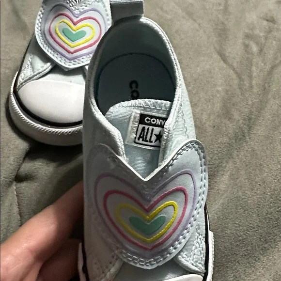 Converse Light Blue One Strap Heart Sneakers size 6 toddlers New in Box - Picture 2 of 6